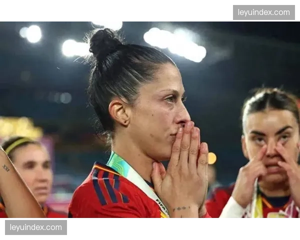 消息：西班牙足协就某场比赛疑似“默契球”启动调查，引发风格真实性讨论