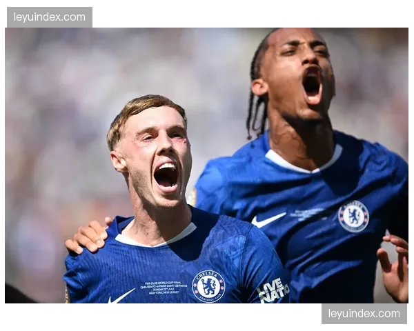 帕尔默直接任意球破门，切尔西客场领先阿斯顿维拉”